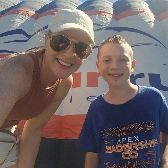 Meet your Posher, DEALDIVA_D! Dana 😉 - Picture 6 of 10